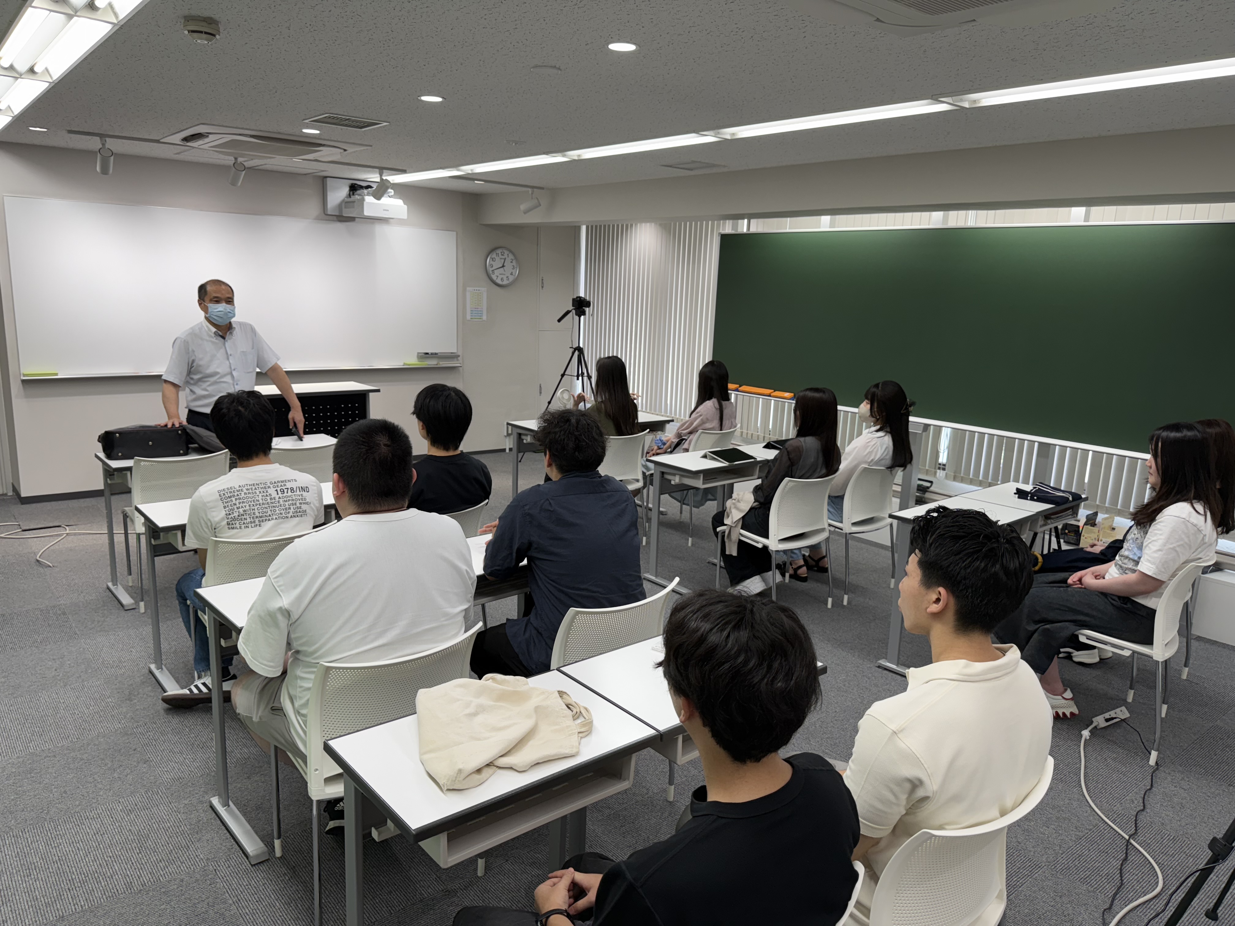 医学部専門予備校D組：メイン画像